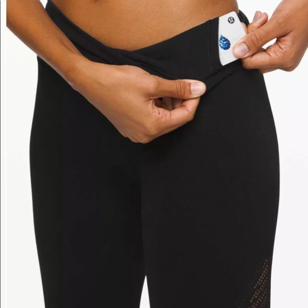Lululemon Reveal Tight 26” Black Size 8 Leggings